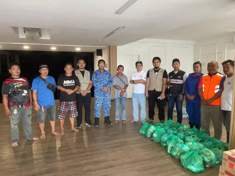 Yayasan Ikhlas Salur Bantuan Kepada Mangsa Banjir Pantai Barat Sabah