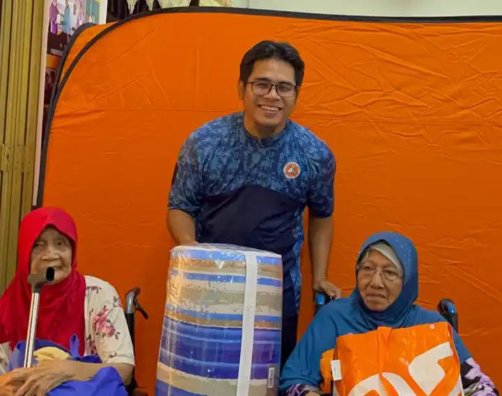 Yayasan Ikhlas Ipoh Hulur Bantuan Kepada Mangsa Banjir di Taiping