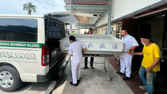 Sumbangan van jenazah Yayasan Ikhlas kepada Surau Muhibbah Kajang